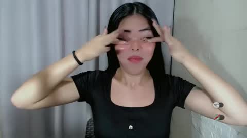 Snapshot of karina_fuckdoll chatting on 01.29.25 I AM BELLE online show from 01.29.25
