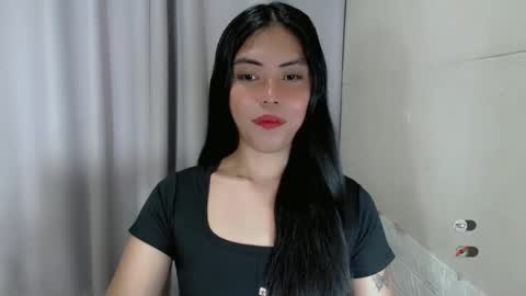 Snapshot of karina_fuckdoll chatting on 02.01.25 I AM BELLE online show from 02.01.25