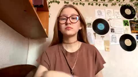 Snapshot of karinamuccia chatting on 03.29.26 Karina online show from 03.29.26