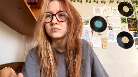 Snapshot of karinamuccia chatting on 04.05.26 Karina online show from 04.05.26