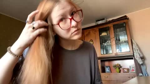 Snapshot of karinamuccia chatting on 04.08.26 Karina online show from 04.08.26