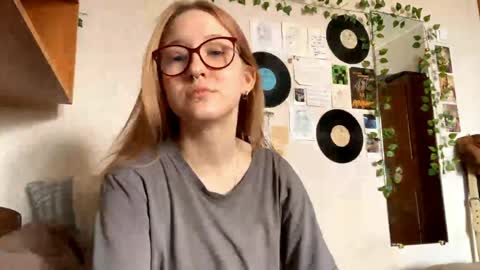 Snapshot of karinamuccia chatting on 04.09.26 Karina online show from 04.09.26