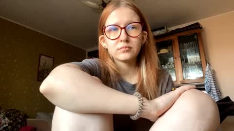 Snapshot of karinamuccia chatting on 04.11.26 Karina online show from 04.11.26