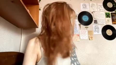 Snapshot of karinamuccia chatting on 04.14.26 Karina online show from 04.14.26