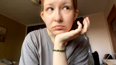 Snapshot of karinamuccia chatting on 04.15.26 Karina online show from 04.15.26