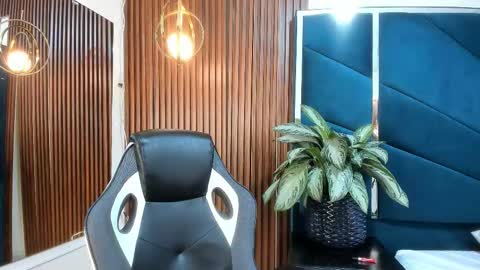 Snapshot of karinasanchezz chatting on 10.14.25 karinasanchezz online show from 10.14.25