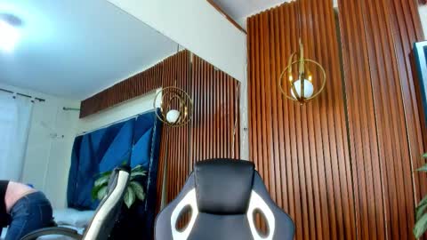 Snapshot of karinasanchezz chatting on 10.15.25 karinasanchezz online show from 10.15.25