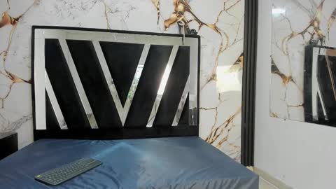 KarinaSimonz online show from 10.16.25