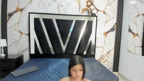 KarinaSimonz online show from 10.22.25