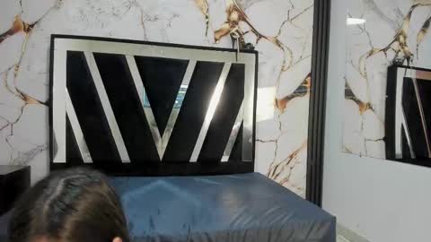 KarinaSimonz online show from 10.24.25