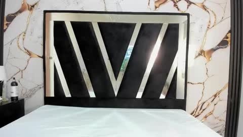 KarinaSimonz online show from 11.18.25