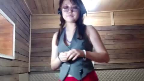 Elisa online show from 11.21.25