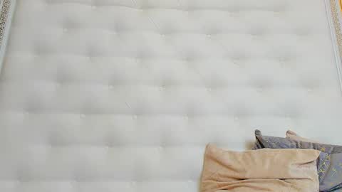 KARISSIA online show from 10.09.25