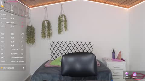 Snapshot of karla_charloby chatting on 10.02.25 Karla online show from 10.02.25