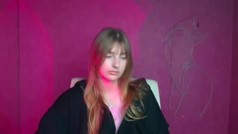 Snapshot of karla_flower chatting on 09.16.25 Karla online show from 09.16.25