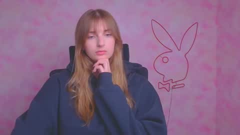 Snapshot of karla_flower chatting on 09.26.25 Karla online show from 09.26.25