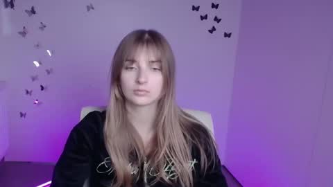 Snapshot of karla_flower chatting on 10.04.25 Karla online show from 10.04.25