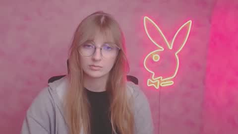 Snapshot of karla_flower chatting on 10.08.25 Karla online show from 10.08.25