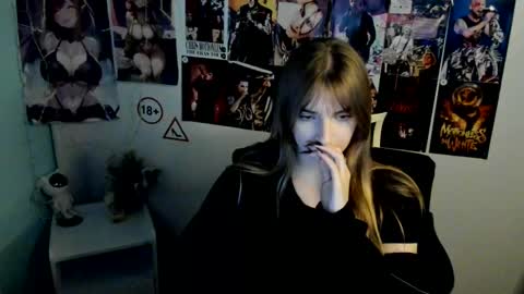 Snapshot of karla_flower chatting on 10.18.25 Karla online show from 10.18.25