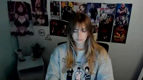 Snapshot of karla_flower chatting on 10.19.25 Karla online show from 10.19.25