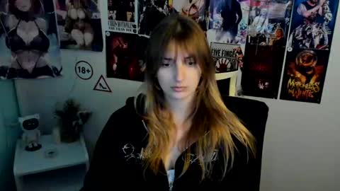 Snapshot of karla_flower chatting on 10.22.25 Karla online show from 10.22.25