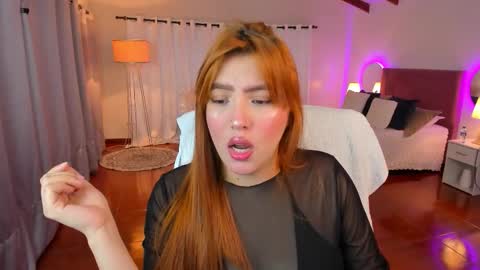 Snapshot of karla_hill_28 chatting on 09.14.25 Karlita online show from 09.14.25