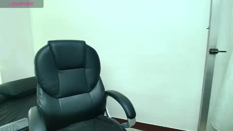 karla_hilton1 online show from 10.06.25