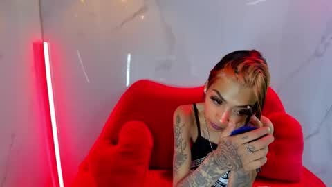 Snapshot of karlaslutskinny__ chatting on 10.22.25 karlaslutskinny__ online show from 10.22.25