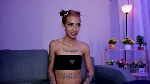 karlaslutskinny__ online show from 11.15.25