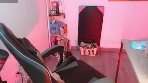 karlavittar online show from 02.17.25