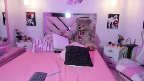 Karly Moonns online show from 05.23.26