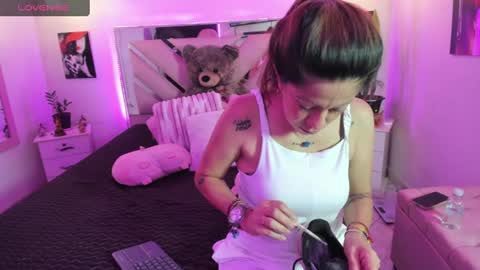 Snapshot of karly_moonn chatting on 07.17.26 Karly Moonns online show from 07.17.26