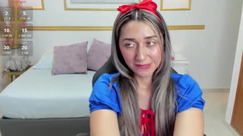 karlyy_ online show from 10.30.25