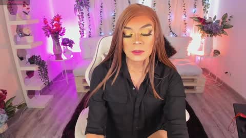 Snapshot of karol_elegance_ chatting on 12.10.24 karol online show from 12.10.24