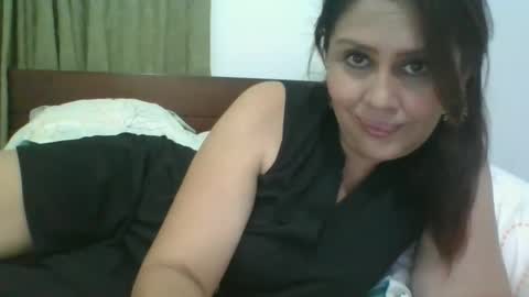 Snapshot of karol_gill chatting on 12.06.24 Karol online show from 12.06.24