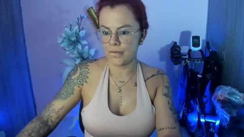 Snapshot of karol_milf__ chatting on 12.01.24 kAROL MILF online show from 12.01.24
