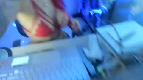 Snapshot of karol_milf__ chatting on 12.22.24 kAROL MILF online show from 12.22.24