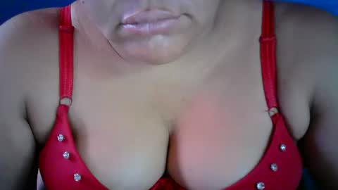 Snapshot of karolbb chatting on 12.15.24 karolbb online show from 12.15.24