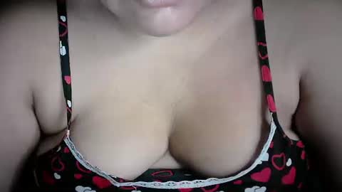 Snapshot of karolbb chatting on 12.17.24 karolbb online show from 12.17.24