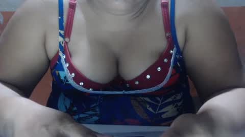 Snapshot of karolbb chatting on 01.11.25 karolbb online show from 01.11.25