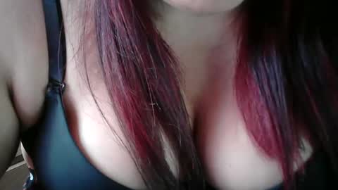 Snapshot of karolbb chatting on 02.22.25 karolbb online show from 02.22.25