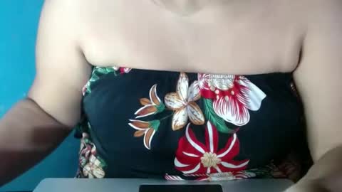 karolbb online show from 10.28.25