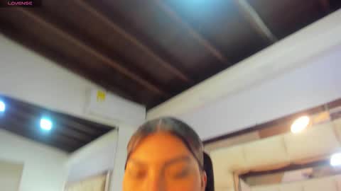 Snapshot of karolgaviria chatting on 10.15.25 Karol  online show from 10.15.25