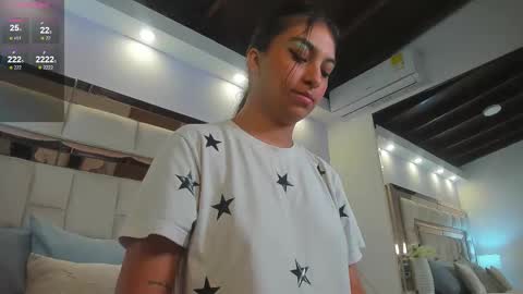 Snapshot of karolgaviria chatting on 10.17.25 Karol  online show from 10.17.25