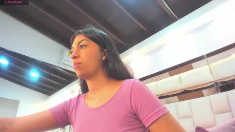 Snapshot of karolgaviria chatting on 10.22.25 Karol  online show from 10.22.25