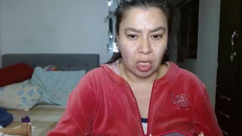 Snapshot of karolhot_x chatting on 01.06.25 karol online show from 01.06.25