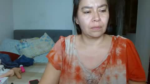 Snapshot of karolhot_x chatting on 01.19.25 karol online show from 01.19.25