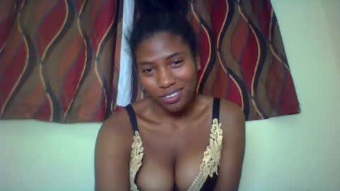 Snapshot of karoliee chatting on 06.11.26 karoliee online show from 06.11.26