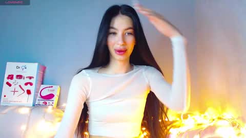 Snapshot of karolina_hottie_ chatting on 12.26.24 Kira online show from 12.26.24