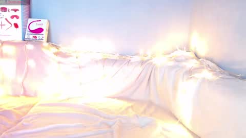 Snapshot of karolina_hottie_ chatting on 01.10.25 Kira online show from 01.10.25